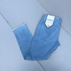 NWT FairPlay Cropped Distressed Light wash jeans